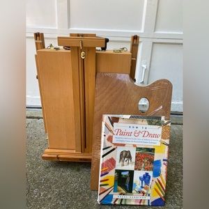 Traveling French Monet with painting wooden paint holder and book